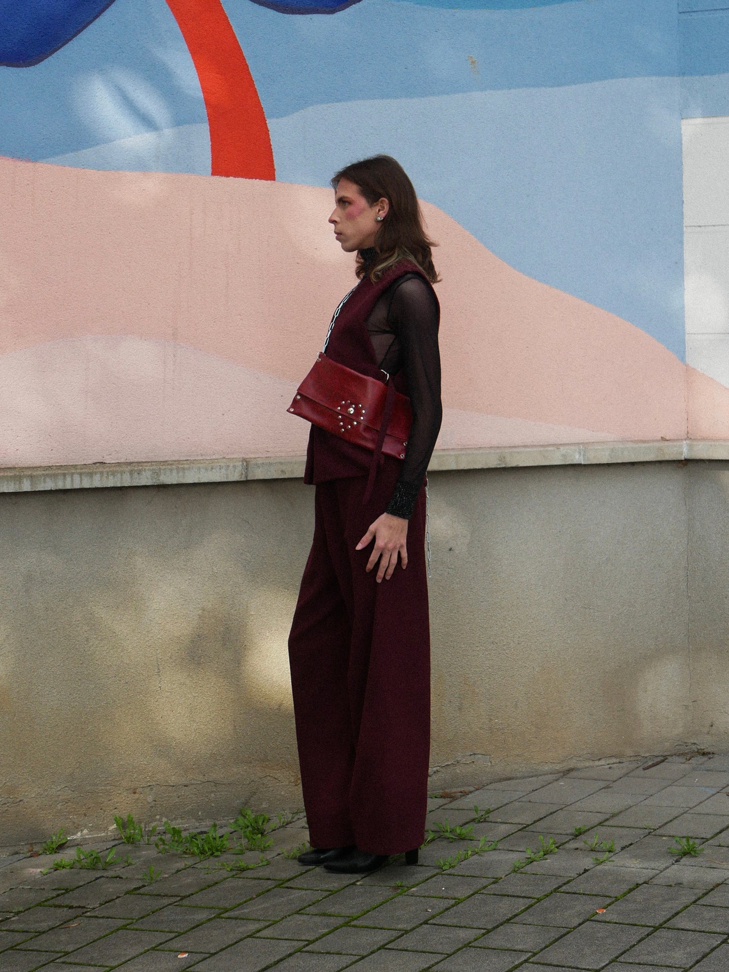 Le pantalon Ertha en bordeaux