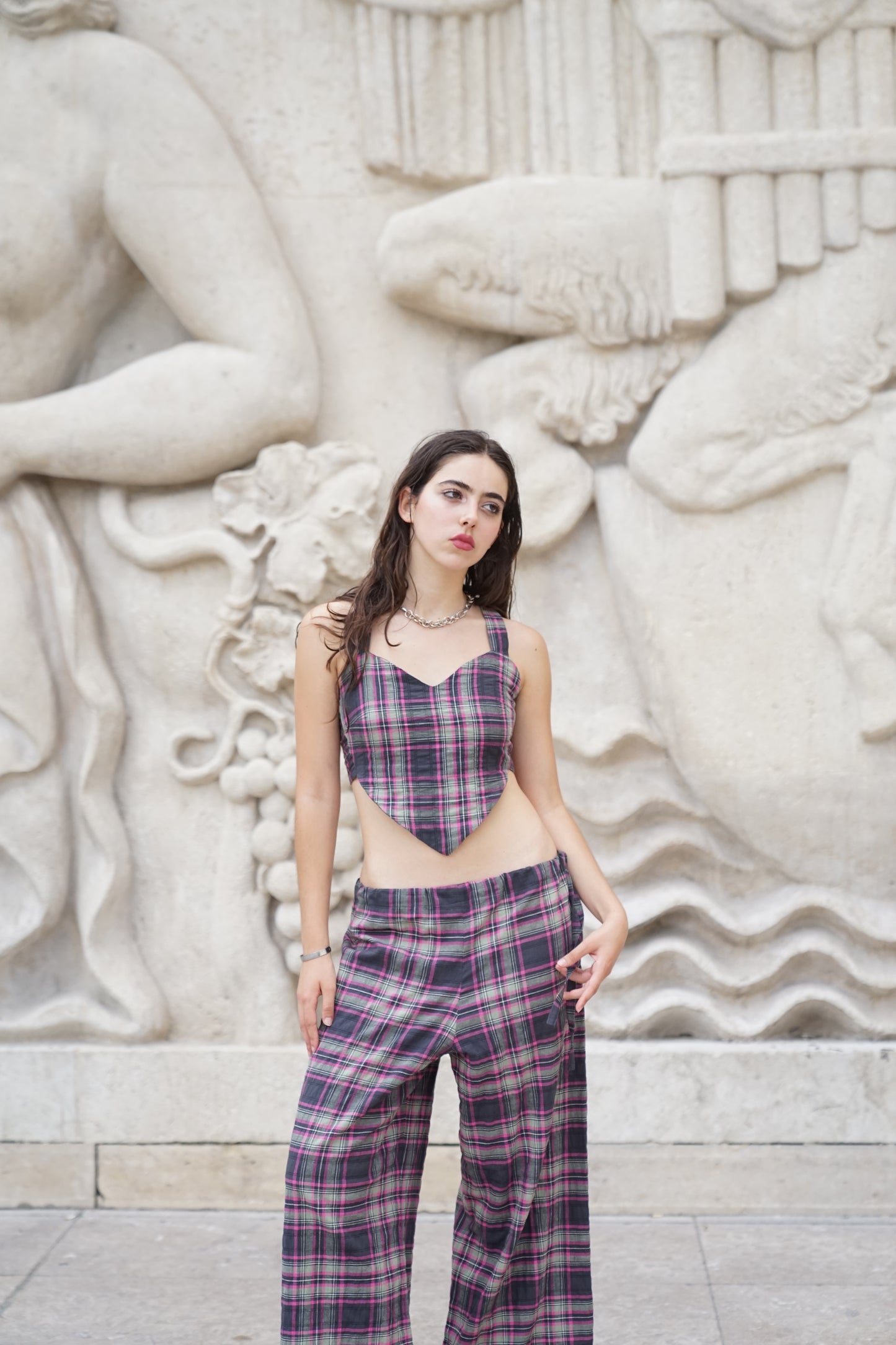 Le Pantalon Joe en tartan rose et noir