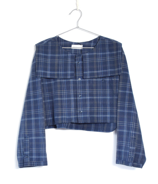 The Dani shirt in checkered navy blue