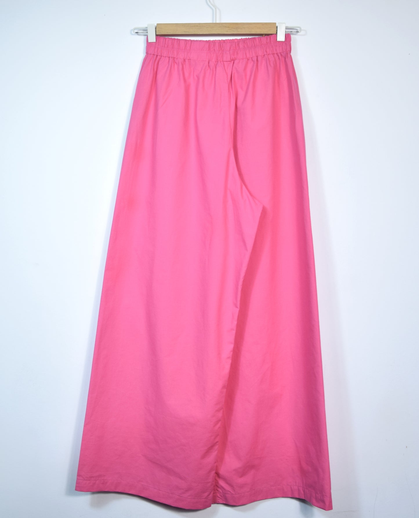 The Lou pants in pink and red